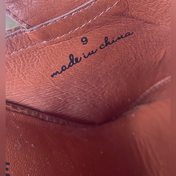 CHARLOTTE STONE wooden studded heels. - Picture 11 of 15